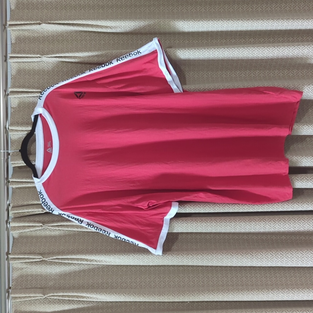 Men's Size 3X Reebok Red and White T-shirt with Logo